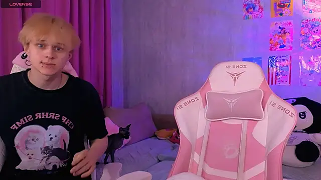 Britney Lynch online show from 03-09-26, 07:40