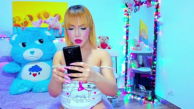 Snapshot of Candy_Candy__ chatting on 02-14-26, 03:03 Candy Candy online show from 02-14-26, 03:03