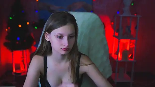 Snapshot of EllaHorton chatting on 12-05-24, 12:33 EllaHorton online show from 12-05-24, 12:33