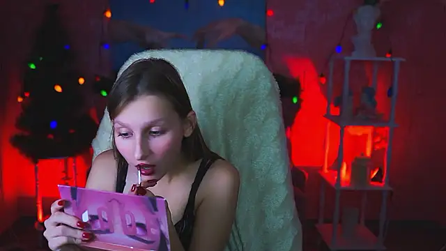 Snapshot of EllaHorton chatting on 12-05-24, 05:06 EllaHorton online show from 12-05-24, 05:06