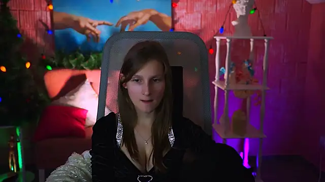 Snapshot of EllaHorton chatting on 01-03-25, 03:01 EllaHorton online show from 01-03-25, 03:01