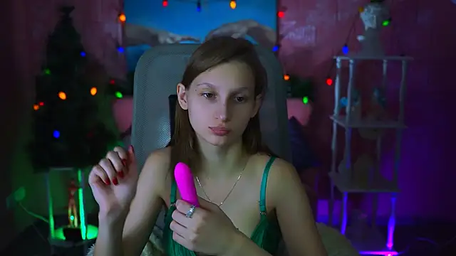 Snapshot of EllaHorton chatting on 01-07-25, 08:34 EllaHorton online show from 01-07-25, 08:34