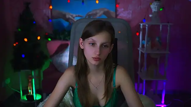 Snapshot of EllaHorton chatting on 01-07-25, 02:41 EllaHorton online show from 01-07-25, 02:41