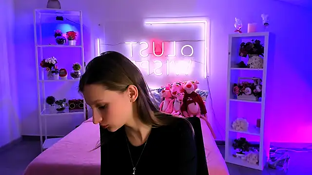 Snapshot of EllaHorton chatting on 01-29-25, 12:35 EllaHorton online show from 01-29-25, 12:35