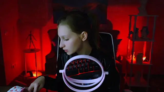 Snapshot of EllaHorton chatting on 02-23-25, 05:56 EllaHorton online show from 02-23-25, 05:56