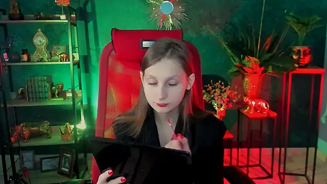 Snapshot of EllaHorton chatting on 02-28-25, 12:31 EllaHorton online show from 02-28-25, 12:31