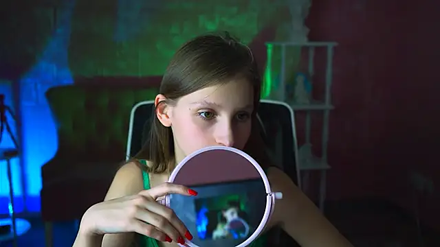 Snapshot of EllaHorton chatting on 03-01-25, 12:45 EllaHorton online show from 03-01-25, 12:45