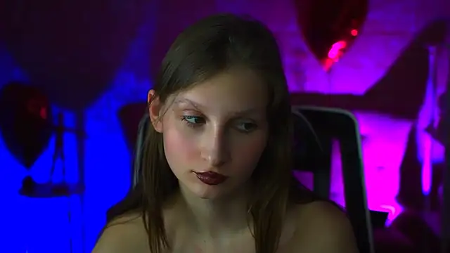 Snapshot of EllaHorton chatting on 03-07-25, 07:27 EllaHorton online show from 03-07-25, 07:27