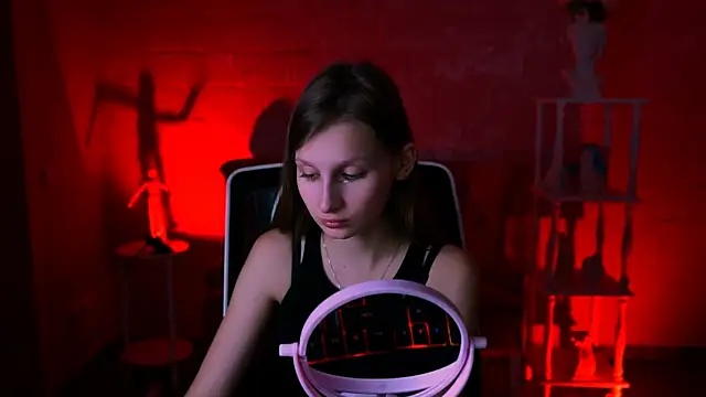 Snapshot of EllaHorton chatting on 03-12-25, 12:36 EllaHorton online show from 03-12-25, 12:36