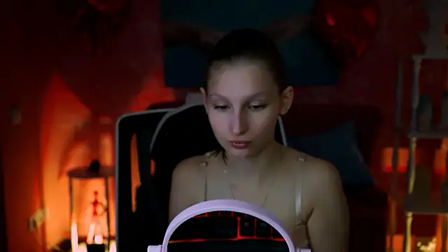 Snapshot of EllaHorton chatting on 03-22-25, 05:39 EllaHorton online show from 03-22-25, 05:39