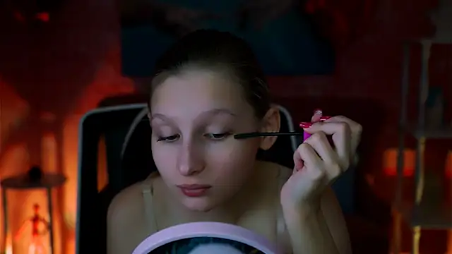 Snapshot of EllaHorton chatting on 03-23-25, 05:43 EllaHorton online show from 03-23-25, 05:43