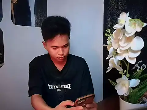 Snapshot of Asiantwink21 chatting on 09-30-25, 07:08 Asiantwink21 online show from 09-30-25, 07:08