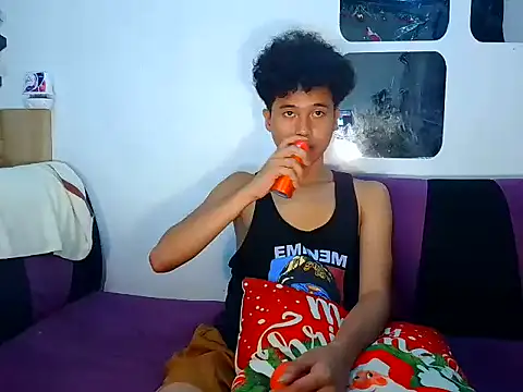 Asiantwink21 online show from 12-18-25, 01:11