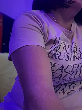 Snapshot of PaulinaSanders_X chatting on 01-08-25, 08:50 PaulinaSanders X online show from 01-08-25, 08:50