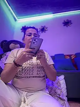 Snapshot of PaulinaSanders_X chatting on 01-21-25, 07:17 PaulinaSanders X online show from 01-21-25, 07:17