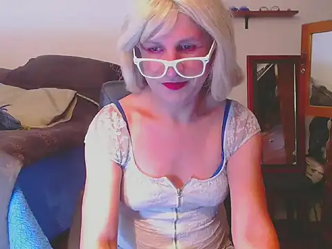 LorenJade online show from 04-18-26, 07:45