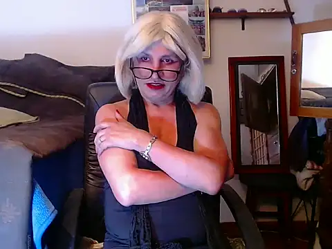 Snapshot of LorenJade chatting on 06-19-26, 07:45 LorenJade online show from 06-19-26, 07:45