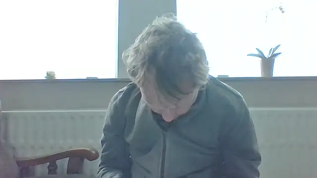 Snapshot of bertolini chatting on 05-12-26, 01:08 bertolini online show from 05-12-26, 01:08