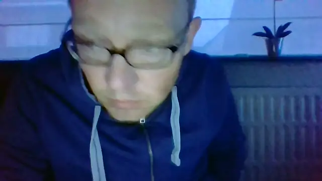 Snapshot of bertolini chatting on 05-17-26, 07:54 bertolini online show from 05-17-26, 07:54