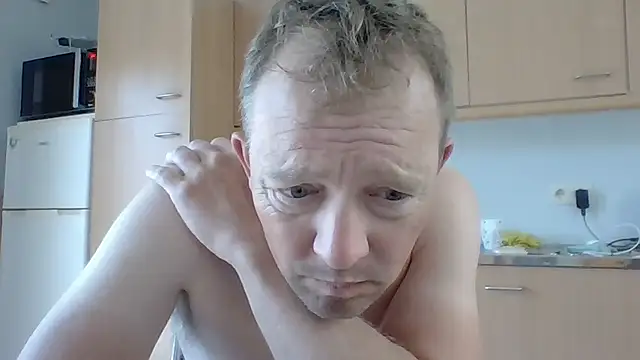 Snapshot of bertolini chatting on 05-26-26, 03:19 bertolini online show from 05-26-26, 03:19