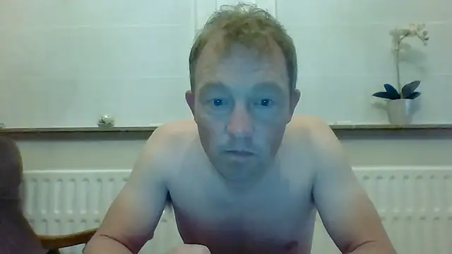 Snapshot of bertolini chatting on 06-17-26, 09:05 bertolini online show from 06-17-26, 09:05
