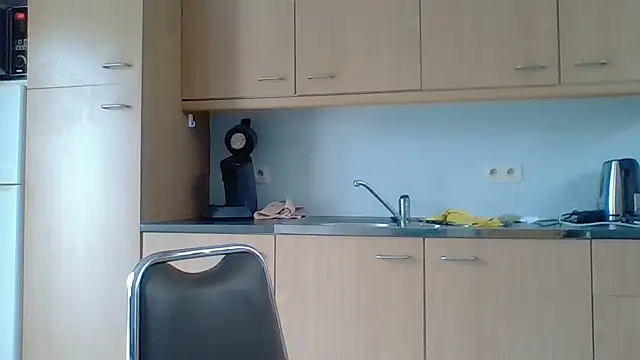 Snapshot of bertolini chatting on 06-26-26, 10:52 bertolini online show from 06-26-26, 10:52