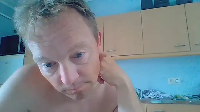 Snapshot of bertolini chatting on 07-14-26, 07:57 bertolini online show from 07-14-26, 07:57