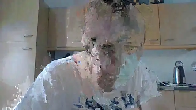 Snapshot of bertolini chatting on 07-26-26, 02:24 bertolini online show from 07-26-26, 02:24