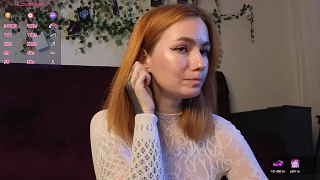 Snapshot of girl_with_snaketatto0 chatting on 09-16-25, 04:35 girl with snaketatto0 online show from 09-16-25, 04:35