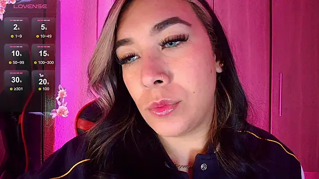 Snapshot of leahtemptation3 chatting on 06-29-26, 07:25 leahtemptation3 online show from 06-29-26, 07:25