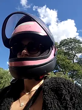 Irresistible24 online show from 11-18-25, 06:56