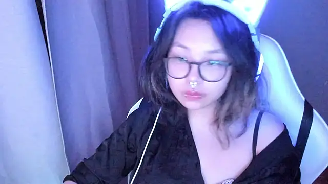 Snapshot of maydaykimmy chatting on 05-21-26, 08:38 maydaykimmy online show from 05-21-26, 08:38