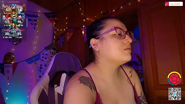 Snapshot of eva_rosse69 chatting on 06-23-26, 12:03 eva rosse69 online show from 06-23-26, 12:03