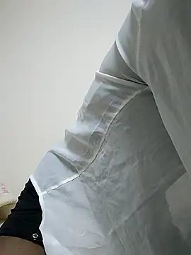 Snapshot of dmmsuzu95 chatting on 10-14-25, 05:52 dmmsuzu95 online show from 10-14-25, 05:52