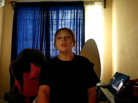 Snapshot of gnesis69 chatting on 08-01-26, 01:27 gnesis69 online show from 08-01-26, 01:27