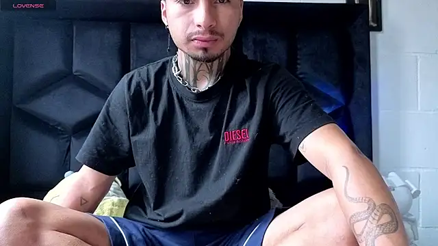 JuanCamiilo 66 online show from 04-15-26, 03:41