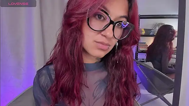 Snapshot of noemi_foxxx chatting on 05-26-26, 02:57 noemi foxxx online show from 05-26-26, 02:57