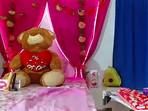 natashakissess online show from 10-16-25, 03:57