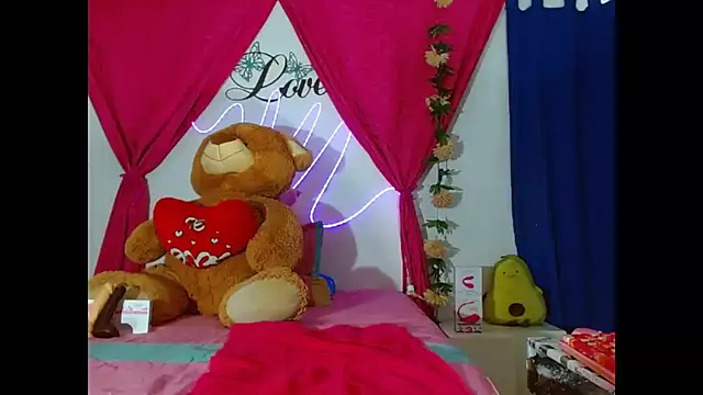 Snapshot of natashakissess chatting on 02-14-26, 05:21 natashakissess online show from 02-14-26, 05:21