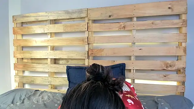 bulma bambina  online show from 10-15-25, 07:58