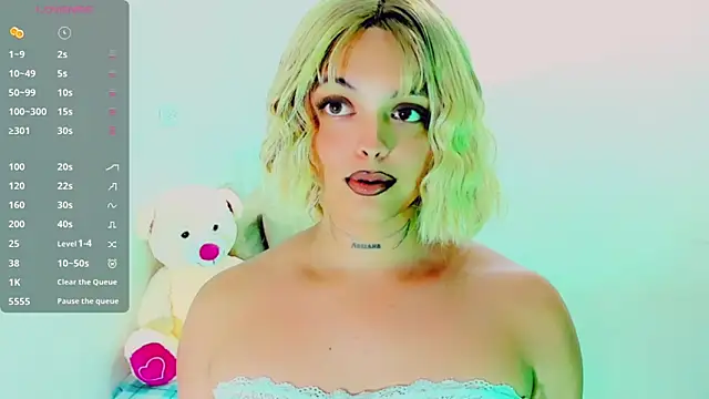 Emmaa Saenz  online show from 03-18-26, 11:19