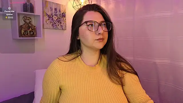 Snapshot of Roxxanne_Bail chatting on 11-21-25, 01:37 Roxxanne Bail online show from 11-21-25, 01:37