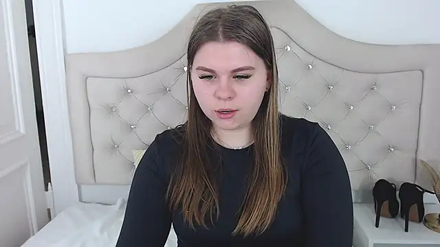 Snapshot of AbbyPleasure chatting on 12-23-24, 02:07 AbbyPleasure online show from 12-23-24, 02:07