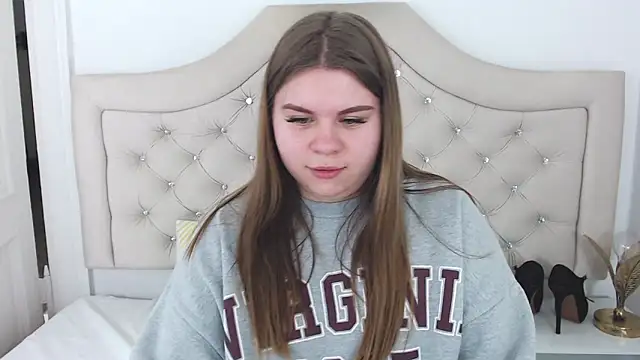 Snapshot of AbbyPleasure chatting on 01-28-25, 04:30 AbbyPleasure online show from 01-28-25, 04:30