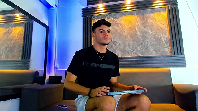 Snapshot of liam_genner_ chatting on 09-19-25, 08:31 liam genner online show from 09-19-25, 08:31