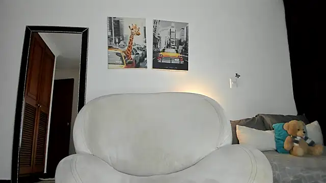 Snapshot of Curlblue chatting on 03-13-25, 06:48 Curlblue online show from 03-13-25, 06:48