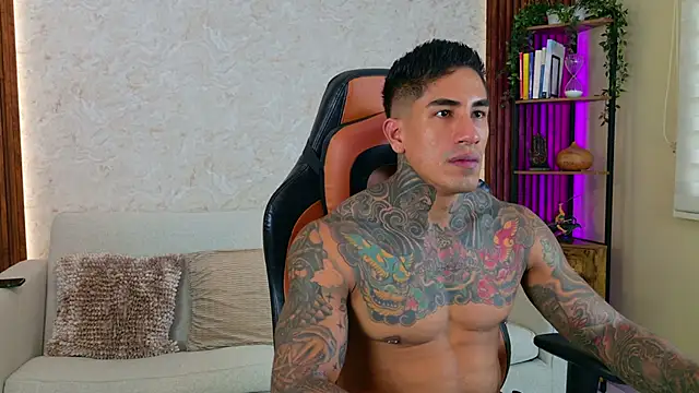 AdanReilly online show from 11-28-25, 01:58