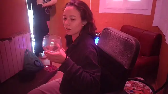 Snapshot of Lia_Y_PatrickX chatting on 11-26-25, 08:37 Lia Y PatrickX online show from 11-26-25, 08:37