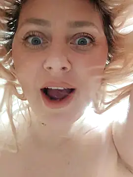 Snapshot of LadyLolyPop_ chatting on 03-01-26, 04:03 LadyLolyPop online show from 03-01-26, 04:03