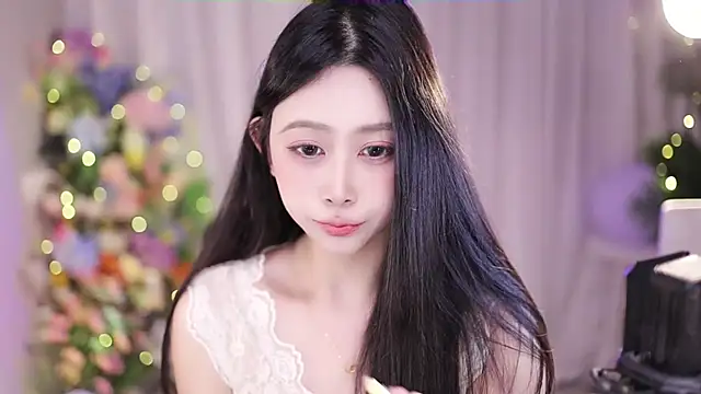 Snapshot of SleepArtist chatting on 01-13-25, 06:49 SleepArtist online show from 01-13-25, 06:49